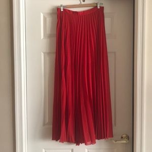 Bebe Maxi Pleated skirt NWT